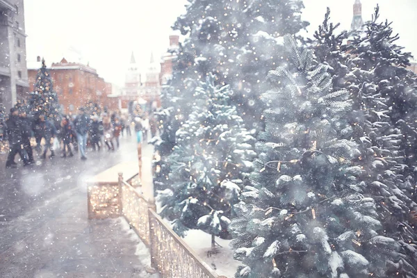 Fundo Borrado Árvore Xmas Fora Decorado Fundo Neve Ano Novo — Fotografia de Stock