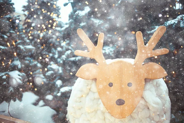 Homályos Háttér Karácsonyfa Kívül Díszített Hóháttér Újév — Stock Fotó