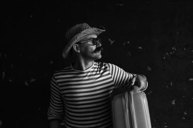 Klasik tarz, büyük bıyıklı bir adamın portresi, sıra dışı bir beyefendi.