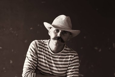 Klasik tarz, büyük bıyıklı bir adamın portresi, sıra dışı bir beyefendi.