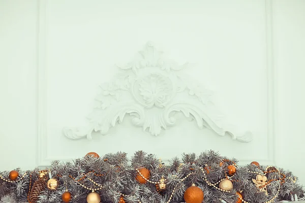 Árbol Navidad Decorado Hermoso Fondo Regalos Bolas Vacaciones —  Fotos de Stock
