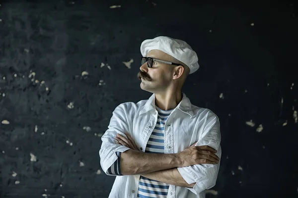 Brutal Kock Med Mustasch Ovanlig Marinkock Väst Vintage Stil — Stockfoto