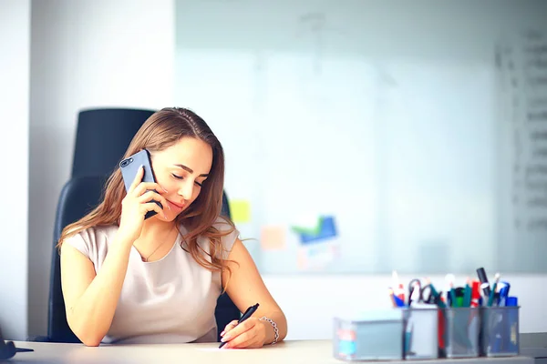 Business Woman Office Ginseng Sitting Office Table Work Business Concept — Stock Photo, Image