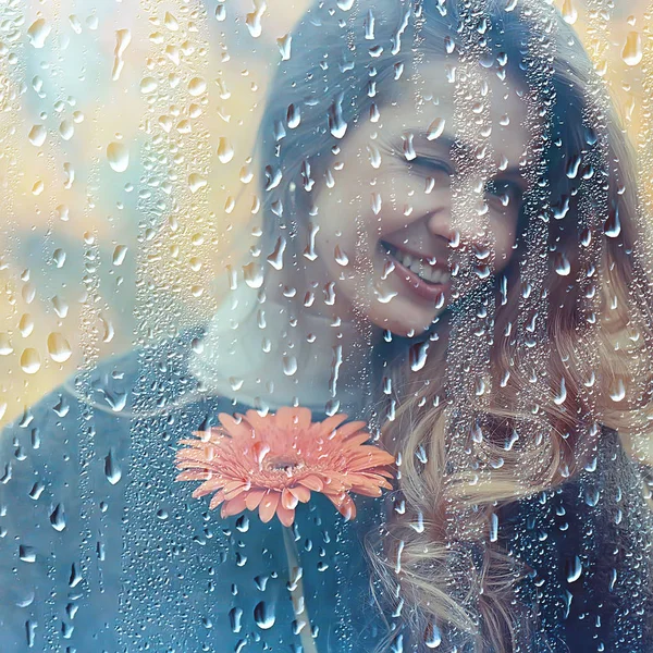 Sonbahar Yağmuru Kadını Yağmurdaki Güzel Model Şehir Parkında Sonbahar Sıcacık — Stok fotoğraf