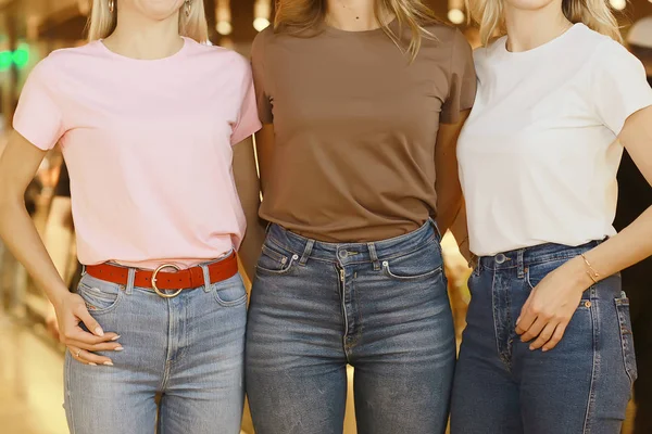 Grupa Dziewczyn Tylne Dżinsy Casual Styl Sportowy Spodnie Kobiety — Zdjęcie stockowe