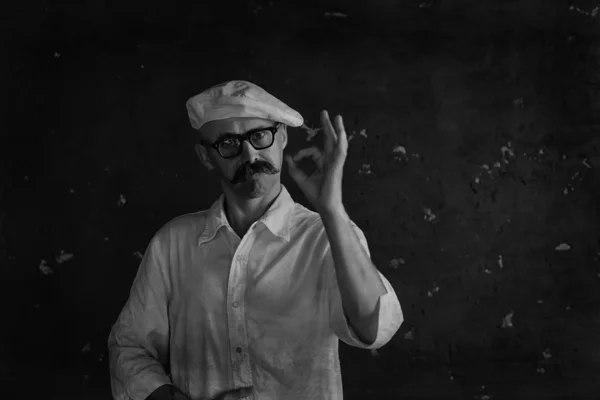 Πορτρέτο Ενός Μάγειρα Mustachied Αρσενικό Σεφ Ένα Καπέλο Επάγγελμα — Φωτογραφία Αρχείου