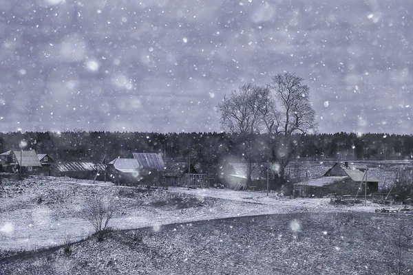 Vinter Byn Säsongslandskap Relief Kuperad Utsikt Trähus Snöigt Landskap — Stockfoto