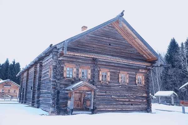 Winter Het Dorp Seizoensgebonden Landschap Verlichting Heuvelachtig Uitzicht Houten Huizen — Stockfoto