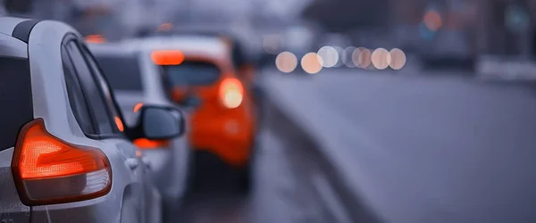 Herfst Verkeer Stad Auto Uitzicht Vanaf Cabine Naar Het Spoor — Stockfoto