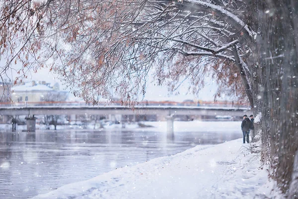 Vista Invierno Terraplén Paisaje Del Río Ciudad Paisaje Noviembre —  Fotos de Stock