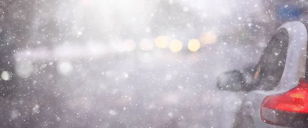 Blick Auf Die Winterstraße Aus Dem Auto Verkehr Der Saisonalen — Stockfoto