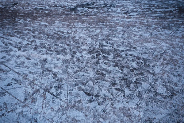 Spuren Asphalt Schnee Eis Menschliche Spuren Von Schuhen Schneewetter — Stockfoto