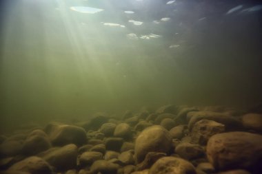 Işık ışınları su altında tatlı göl, soyut arkaplan doğa manzara güneş suyu