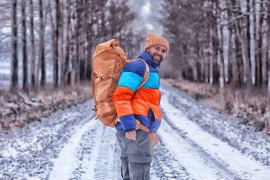 Arktik turist, sırt çantalı bir adam, İskandinavya 'da bir turist, Finlandiya görüşü