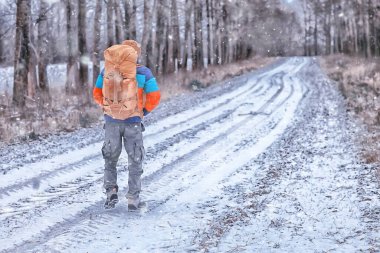 Arktik turist, sırt çantalı bir adam, İskandinavya 'da bir turist, Finlandiya görüşü