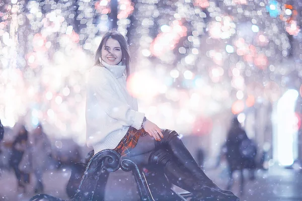Snowfall Woman City Christmas City Portrait Snowfall Young Model Posing — Stock Photo, Image