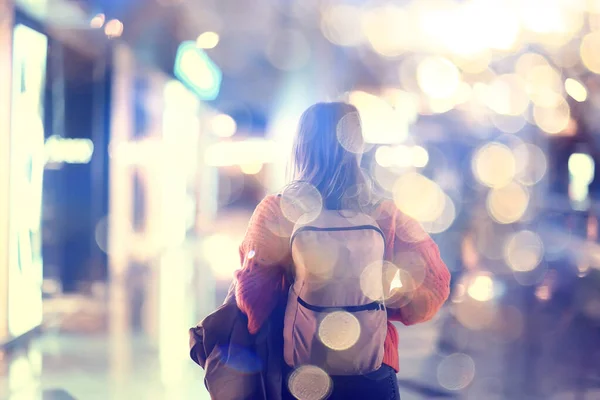 Turist Flicka Med Ryggsäck Stationen Vår Resa — Stockfoto