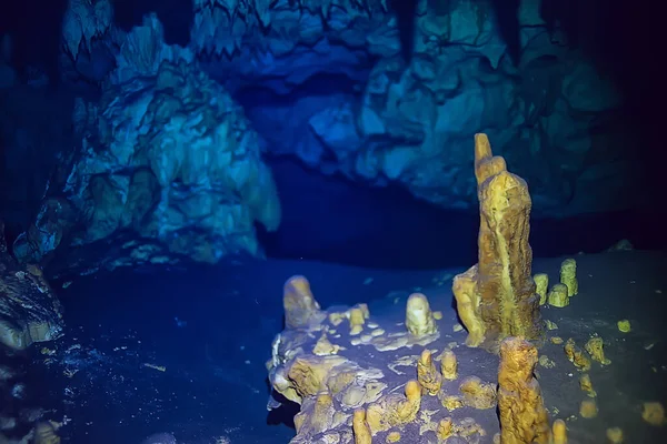 Podwodny Krajobraz Stalaktytów Jaskiniowych Nurkowanie Jaskiniowe Meksyk Jukatan Widok Cenote — Zdjęcie stockowe