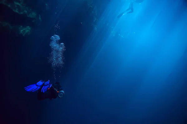 エンジェリータ メキシコ 洞窟ダイビング 水中での極端な冒険 水霧の下の風景 — ストック写真