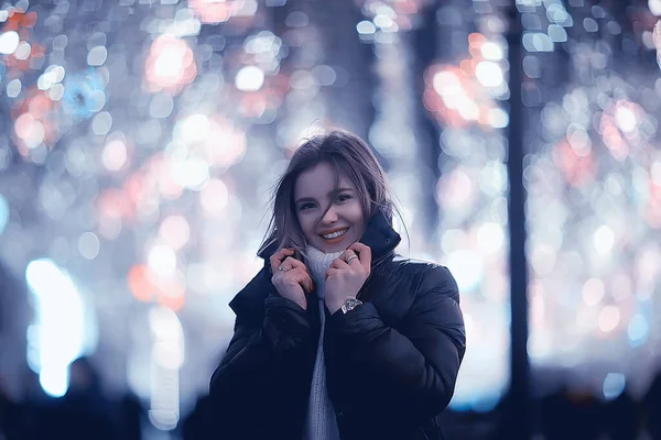 Girl Christmas Lights Evening Decorated City Young Model Background Urban — Stock Photo, Image