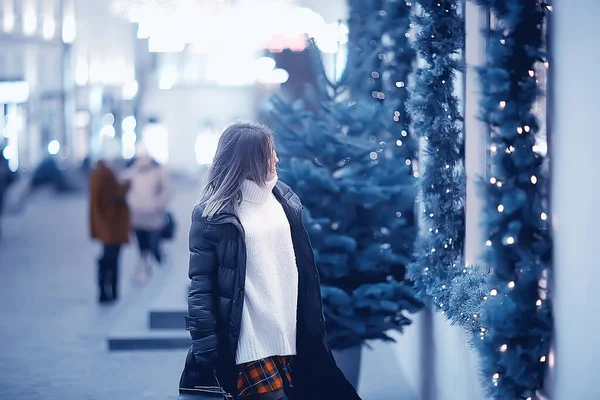 Christmas Shopping Girl City Young Model Evening Gift Shopping Seasonal — Stock Photo, Image