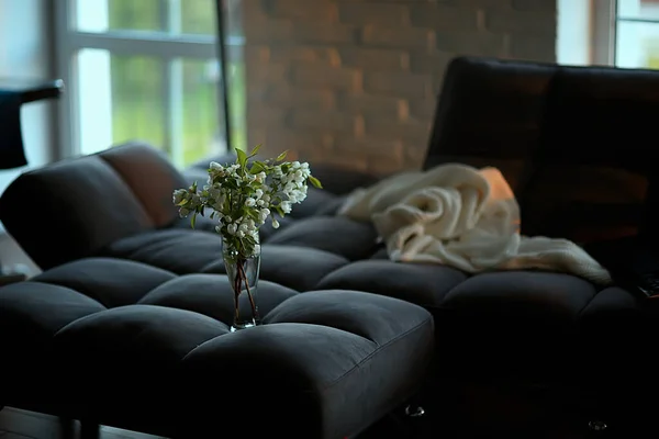 Boeket Bloemen Van Appelboom Takken Een Vaas Een Mooi Boeket — Stockfoto