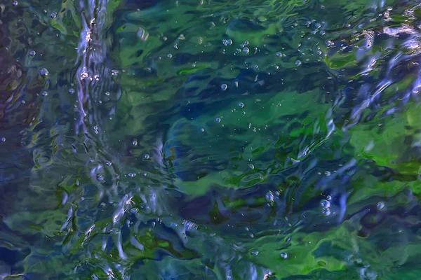 Wielokolorowa Powierzchnia Tekstury Strumienia Wody Czysta Woda Kolorowe Kamienie Dnie — Zdjęcie stockowe