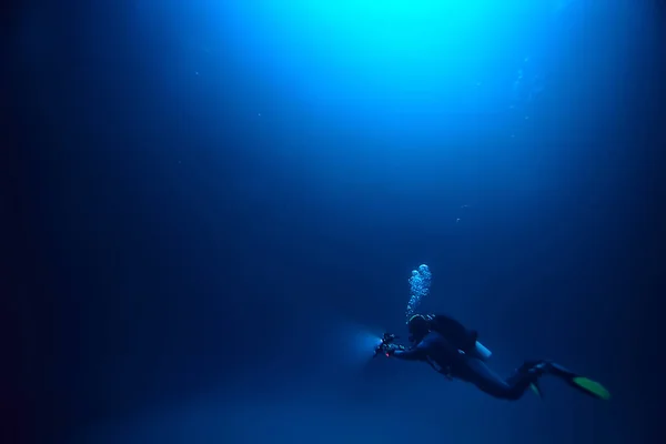 仙人掌 墨西哥 洞穴潜水 水下探险 水雾下的风景 — 图库照片
