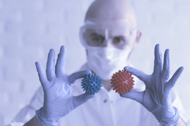 Doktor Coronavirus testi, konsept virüsü, salgın, taklit laboratuvarı biyolojik tehlike