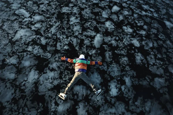 Man Ice Skates Lies Transparent Ice Lake View Aerial Photography — 스톡 사진