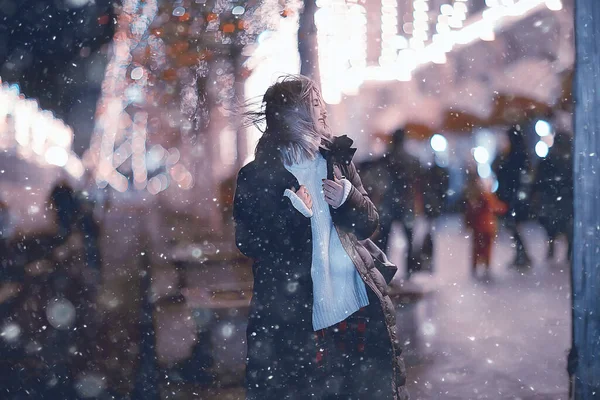 Snowfall Woman City Christmas City Portrait Snowfall Young Model Posing — Stock Photo, Image