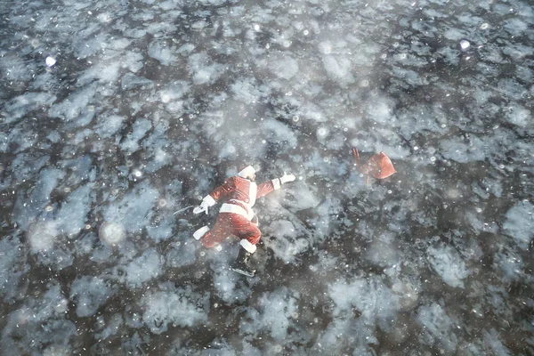 Père Noël Patinant Sur Glace Lac Glissé Allonge Père Noël — Photo