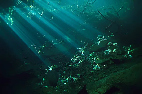 Stralen Van Licht Onderwater Zoet Meer Abstracte Achtergrond Natuur Landschap — Stockfoto
