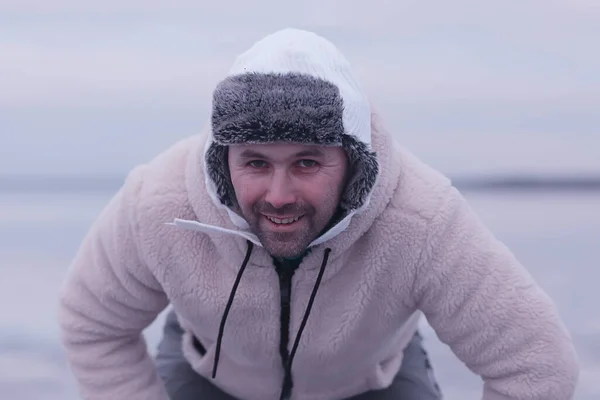 Chico Patina Sobre Hielo Lago Congelado Paisaje Natural Hombre Deportes — Foto de Stock