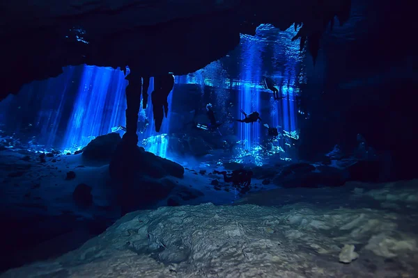 Grottdykning Dykare Vatten Mörk Grotta Grotta Landskap — Stockfoto