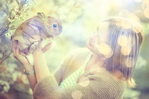 Spring Look Girl Holding Rabbit Easter Greetings Beautiful Background Blooming — 스톡 사진