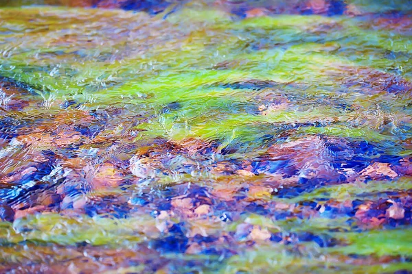 Veelkleurige Textuur Oppervlak Van Waterstroom Helder Water Gekleurde Stenen Bodem — Stockfoto