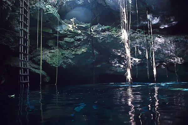 Podwodny Krajobraz Stalaktytów Jaskiniowych Nurkowanie Jaskiniowe Meksyk Jukatan Widok Cenote — Zdjęcie stockowe