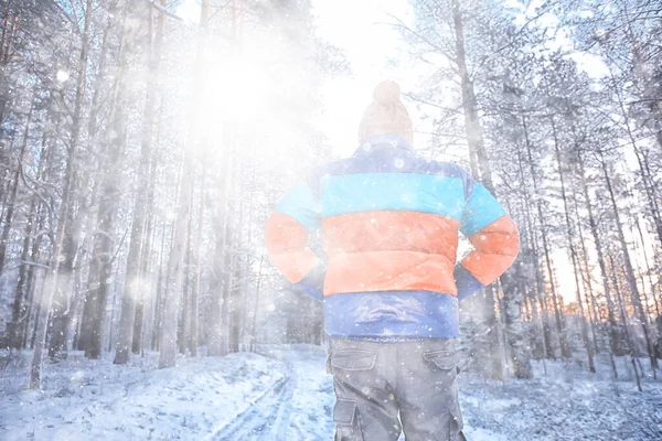 観光冬の風景雪男冬の景色旅行冒険の自由 — ストック写真
