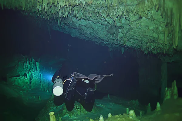 Plongée Sous Marine Plongée Sous Marine Grotte Sombre Paysage Caverne — Photo