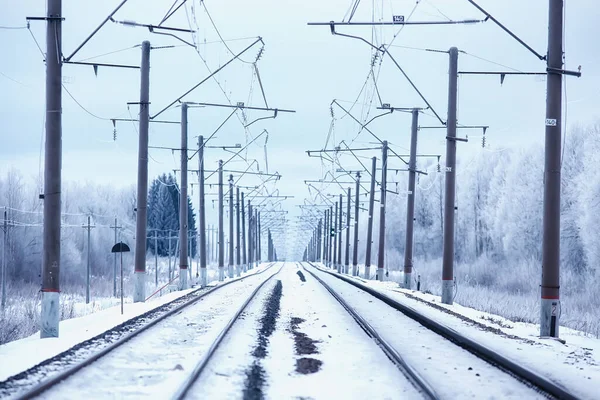 冬季铁路景观 铁路铁轨和铁丝景观 冬季运送方式 — 图库照片