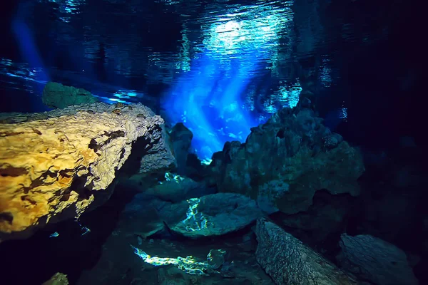 Onderwater Landschap Mexico Cenotes Duikstralen Van Licht Onder Water Grot — Stockfoto