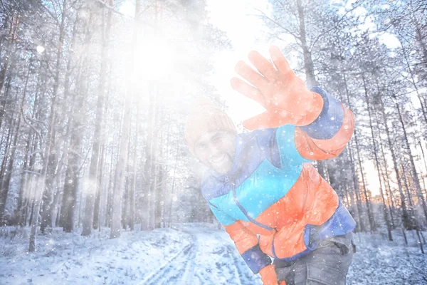 Turista Invierno Paisaje Nieve Chico Invierno Vista Viaje Aventura Libertad —  Fotos de Stock