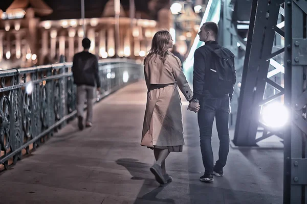 Casal Apaixonado Inverno Budapeste Turismo Hungria Jovem Casal Passeio Pela — Fotografia de Stock