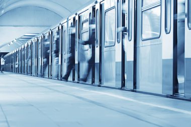 Vagon treni, metro hareketi, ulaşım konsepti insanlar olmadan soyut arka plan