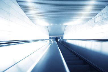 modern yürüyen merdiven soyut arkaplan, bulanık ışık arkaplan geometri taşımacılığı