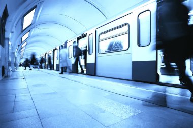 Vagon treni, metro hareketi, ulaşım konsepti insanlar olmadan soyut arka plan