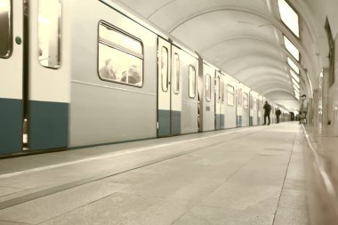 Vagon treni, metro hareketi, ulaşım konsepti insanlar olmadan soyut arka plan