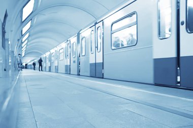 Vagon treni, metro hareketi, ulaşım konsepti insanlar olmadan soyut arka plan