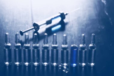 Hastane covid-19 virüs konseptinde tıbbi ekipman soyut arka plan